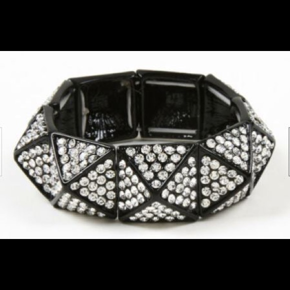 Amrita Singh black pyramid crystal embellished stretch bracelet - Picture 3 of 5